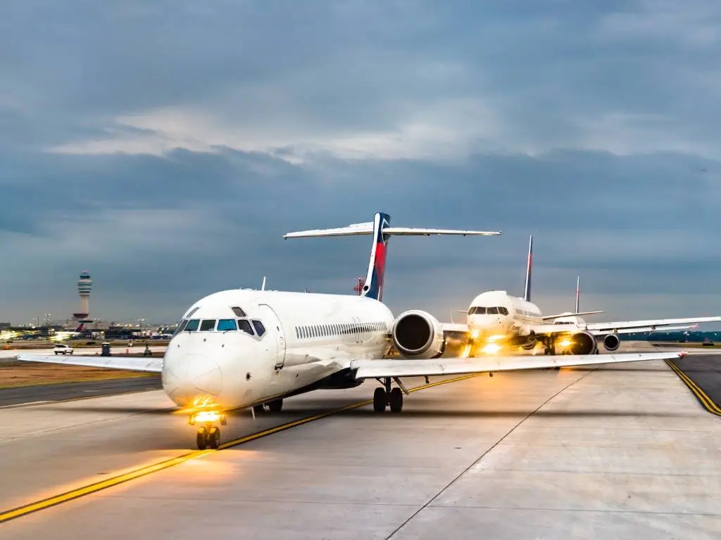 airplanes lined up for takeoff at Atlanta airport.